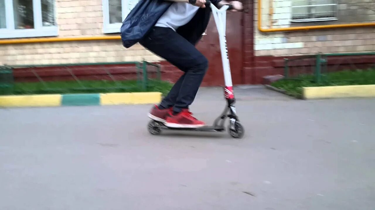 Трюковой самокат вип. Трюк вип на трюковом самокате. Vip самокат. Viped самокат. Vip самокат.