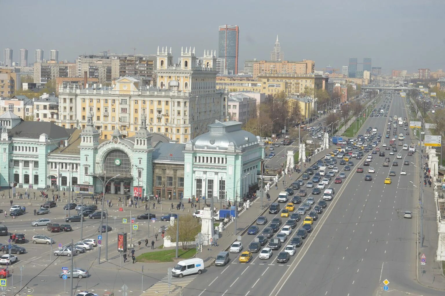 Москва ленинградская белорусский вокзал. Ленинградский проспект Москва. Ленинградский проспект у белорусского вокзала. Площадь Тверская застава Варламов. Тверской путепровод у белорусского вокзала.