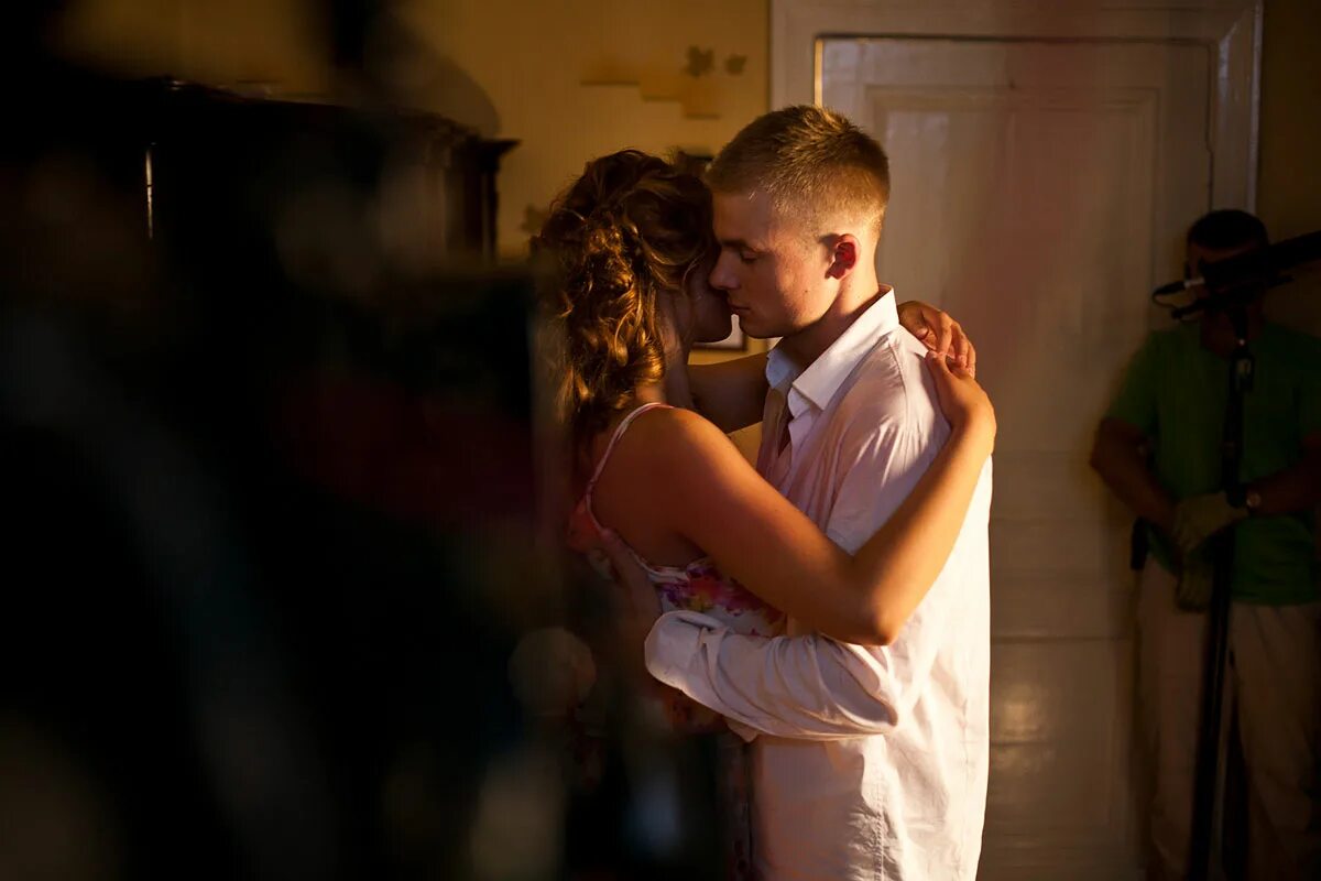 У макара каждый раз захватывало. Тревожный вызов фильм 2013. Тревожный вызов фильм 2013 майкл. Майкл эклунд тревожный вызов. Макар дебил.