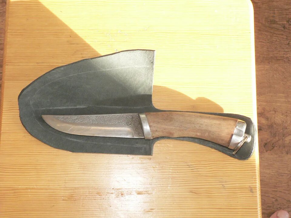 Как сделать ножны. Самодельные ножны для ножа. Форма ножен для ножа. Ножны для охотничьего ножа. Самодельная рукоять для ножа.