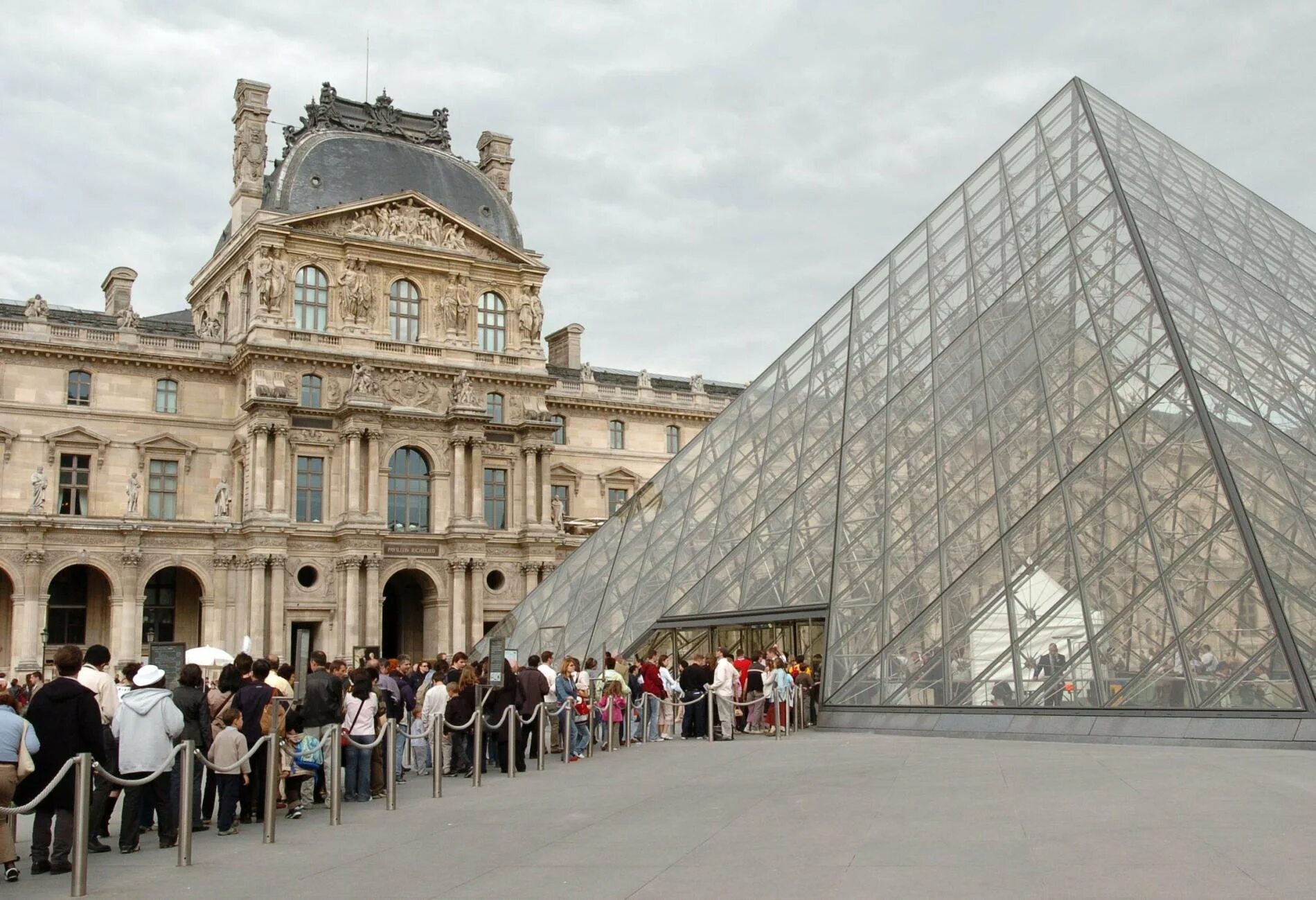 Musee louvre. Музеи. Лувр. Париж. Музей Лувра в Париже. Художественный музей Лувр в Париже. Музей Лувр в Париже внутри.