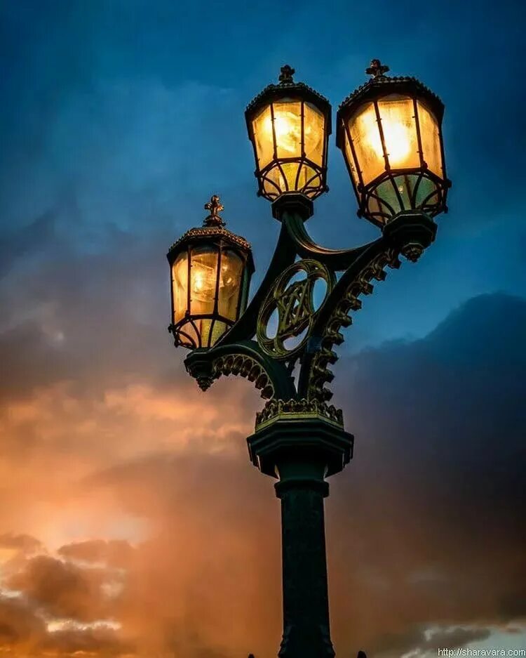 как пишется фонарь или фанарь. как пишется фонарь или фанарь. фонарь металлический уличный. как пишется фонарь или фанарь. уличный фонарь.