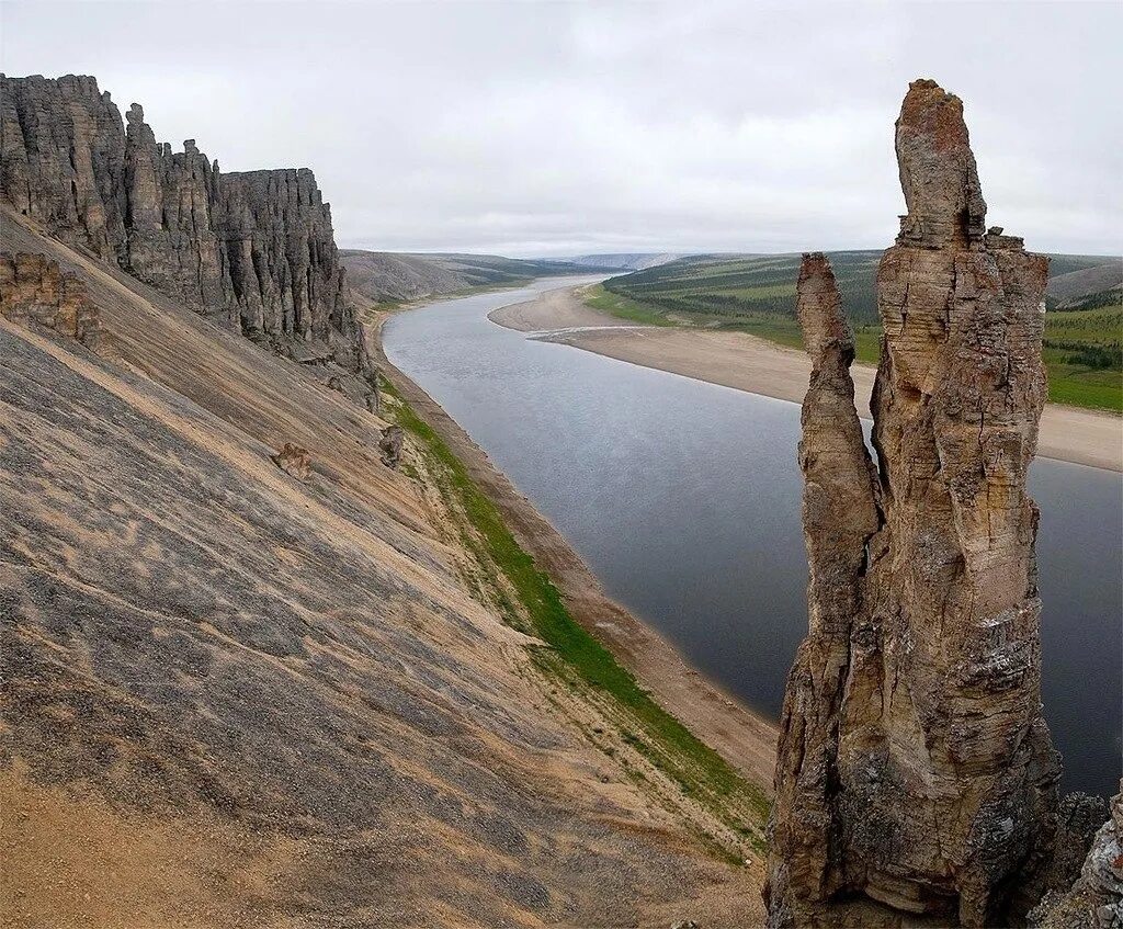 Саха какая река. Река оленек республика саха. оленёк (река). оленёк реки якутии. тиис хайа оленек.
