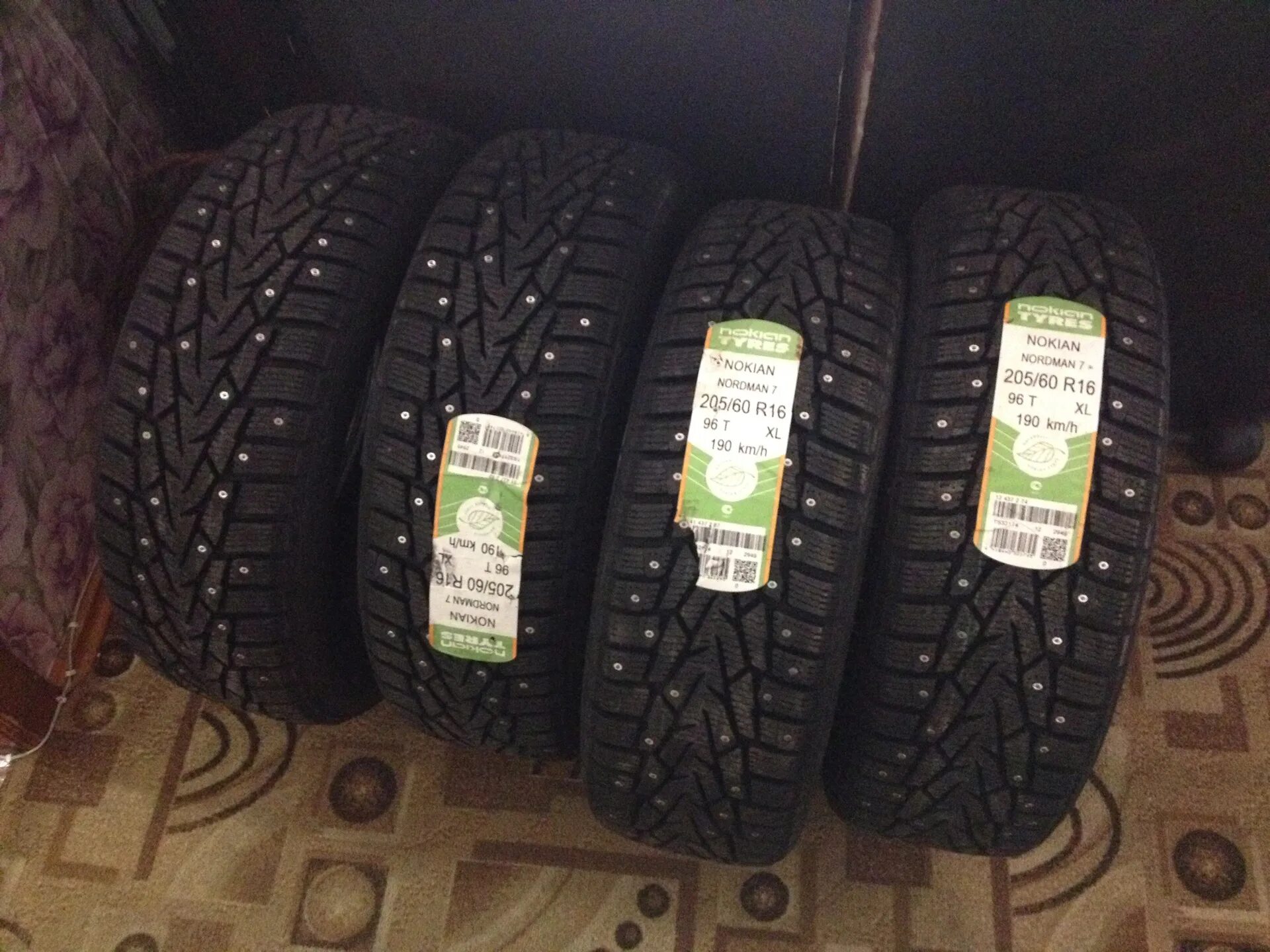 Зимние шины nokian nordman 7 185 65 15 - Renault Logan (2G), 1,6 л, 2014 года ши