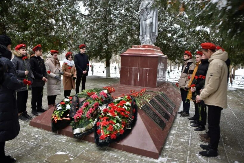 Подмосковный клин 1941. Освобождение Солнечногорска. Освобождение города Высоковска. Мемориал в Высоковске. День Победы город Высоковск фото.