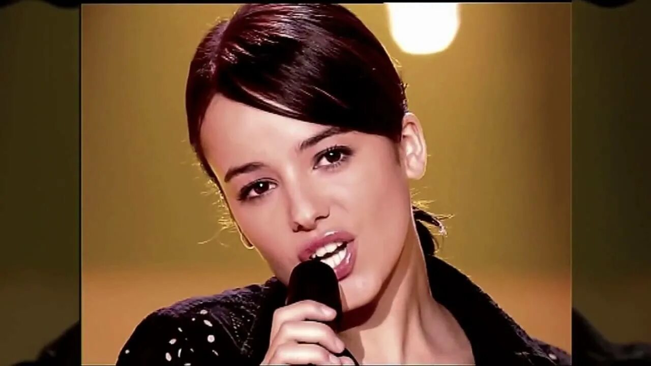 Ализе la isla bonita. Alizee бонита. Ализе la isla bonita. Alizee - la isla bonita обложка. Ализе la isla bonita.