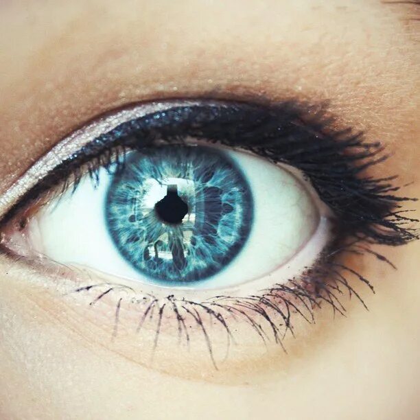 Кристальные глаза. Синие глаза. Голубые глаза. Синий цвет глаз. Кристально голубые глаза.