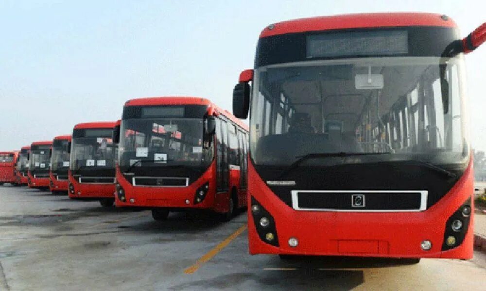 Купить автобус метро. Метробус Лахор. Исламабад метробус. Автобус Metro. Автобус внутри Исламабад.