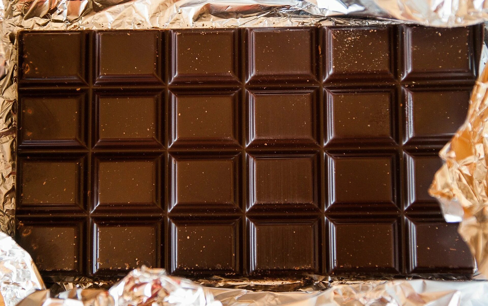 Плитка шоколада. Шоколадка плитка. Плиточный шоколад. Плиточка шоколада.
