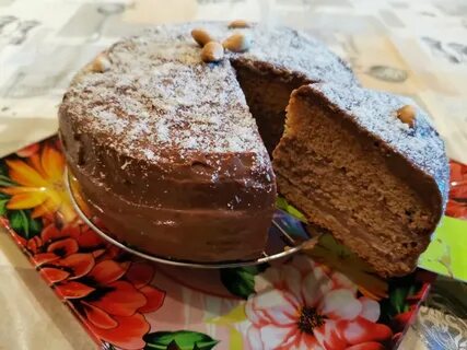 Шоколадный торт с творожным кремом