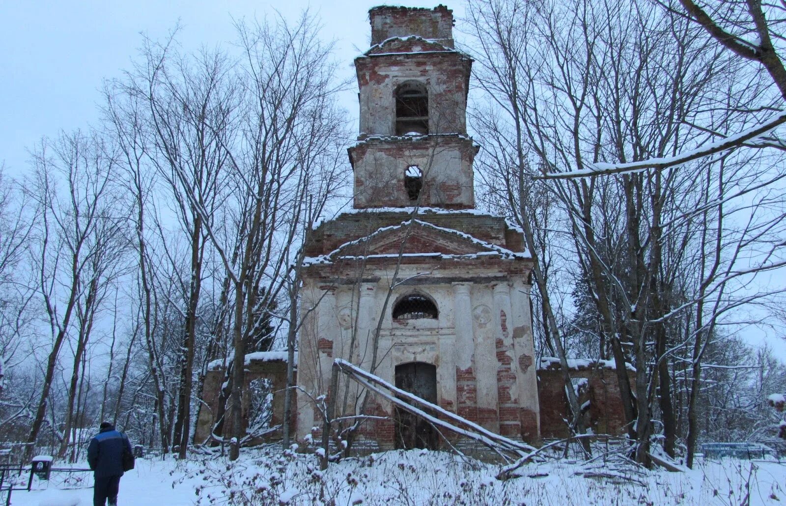 Памятники в заклинье. Деревня заклинье псковская область. Церковь заклинье псковская обл. Погода в заклинье. Заклинье псковская область озеро.