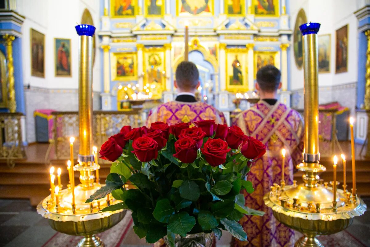 Что значит крестопоклонная неделя великого поста. Крестопоклонная неделя Великого поста. Крестопоклонная неделя Великого поста 2023 украшение храма. Детям о Крестопоклонной неделе Великого поста. Вынос Креста Крестопоклонная неделя Великого поста.