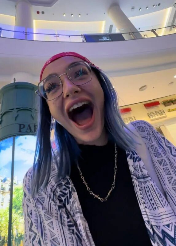 Пупигерл. Сливы poopigirll. Poopigirlova слиа. Poopigirlova. Пупигерл.