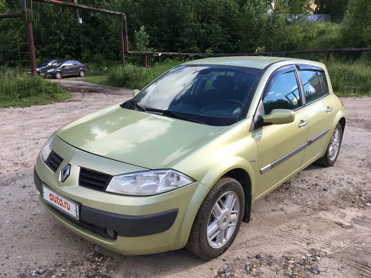 Серебристый Renault Symbol 2003 года с пробегом по цене 199 000 руб. в Новосибир