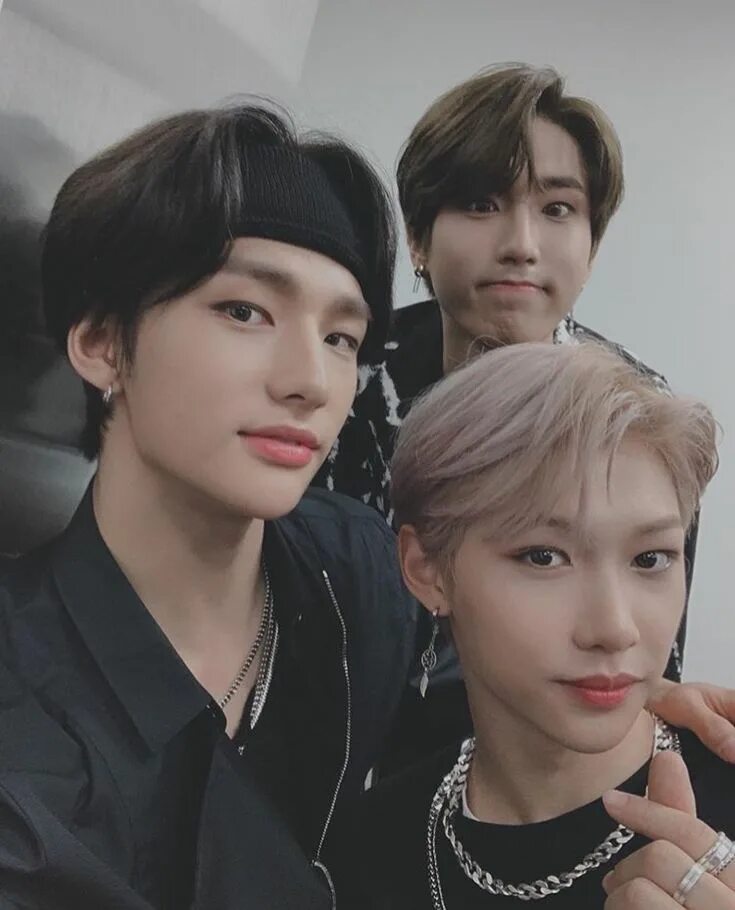 Хёнджин и феликса stray kids2020. Хёнджин и минхо. Фанфики про феликса и хенджина стрей кидс. Фанфики про феликса и хенджина стрей кидс. Фанфики про феликса и хенджина стрей кидс.