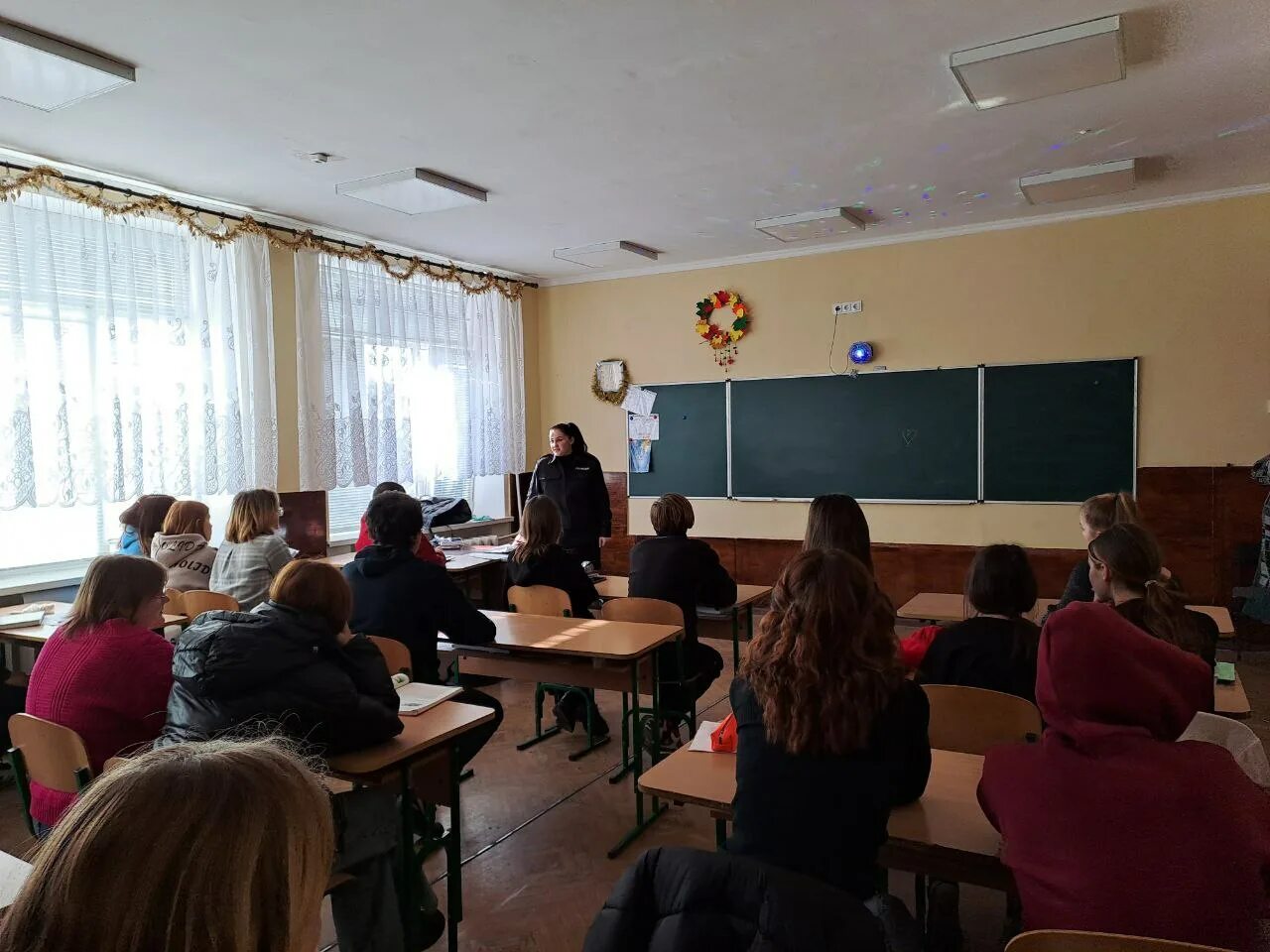 МЧС Каменка Днепровская. Отдел полиции Каменка Днепровская. Каменка Днепровская школа интернат. По делам несовершеннолетних. Новости каменка днепровская запорожской