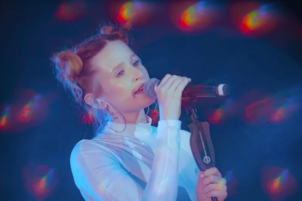 Монеточка певица. Что поет монеточка. Монеточка певица. Певица екатерина гырдымова. Елизавета гырдымова монеточка.