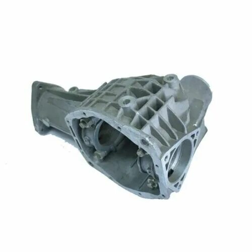 Разболтовка на защитном кожухе моста исузу nqr90. Фланец заднего моста вольво внл. Кожух моста. Сальник моста на исузу эльф 4hg1. Мост амкодор то 18.