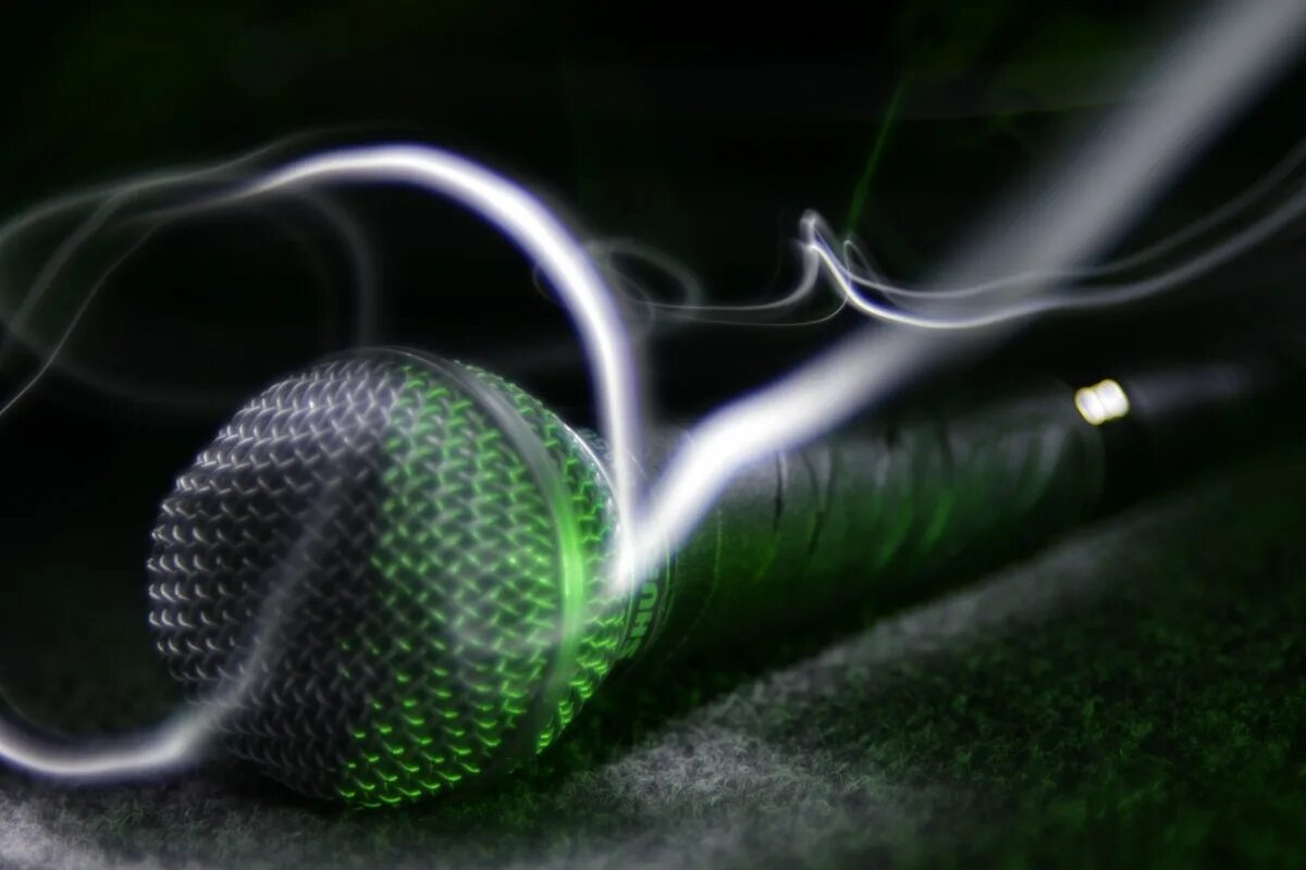 Зеленый микрофон в правом. Зеленый микрофон. Салатовый микрофон. Микрофон jpg. Микрофон в дыму.