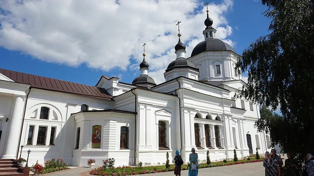 женский монастырь шамордино калужская область. калужский женский монастырь. женский монастырь в калужской области шамординский. казанская амвросиевская пустынь шамордино. шамординский женский монастырь козельск.