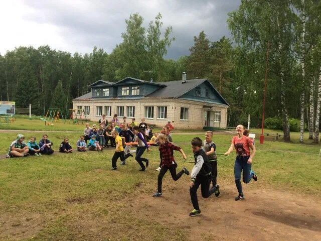 Лагеря в новгородской области. Лагерь Лесная сказка Новгородская область. Лесная сказка лагерь Старорусский район. Детский лагерь Лесная сказка Новгородская область. Старая Русса лагерь.