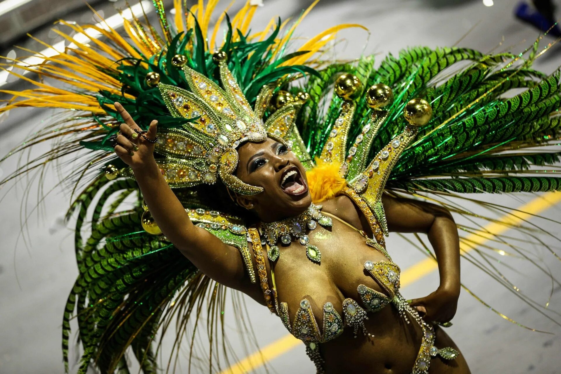 Бразильские фонки 1 час. Карнавал в Рио-де-Жанейро Бразилия. Карнавал в Бразилии. Бразильский карнавал +18.