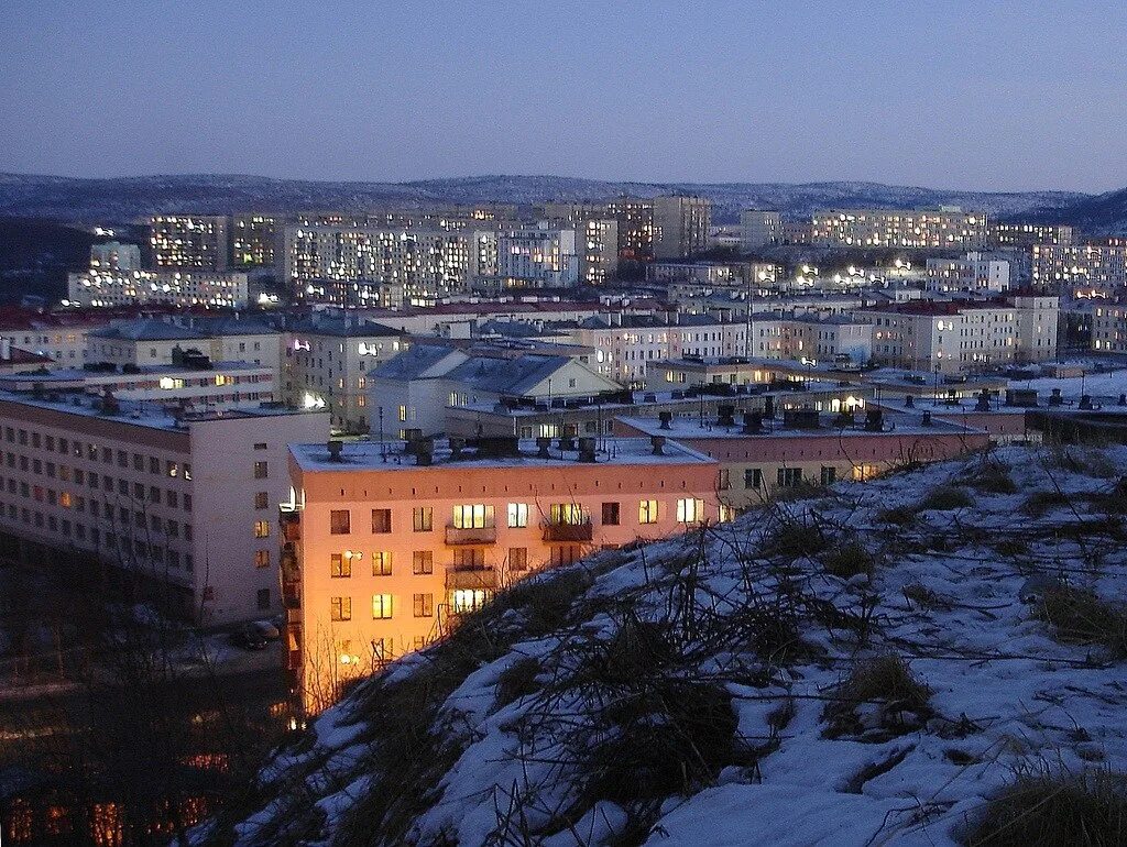 Североморск. Город Североморск Мурманской области. Североморск горы. Мурманская обл. Г.Североморск. Ул.Комсомольская.. Сопка Маячная город Североморск фотографии.