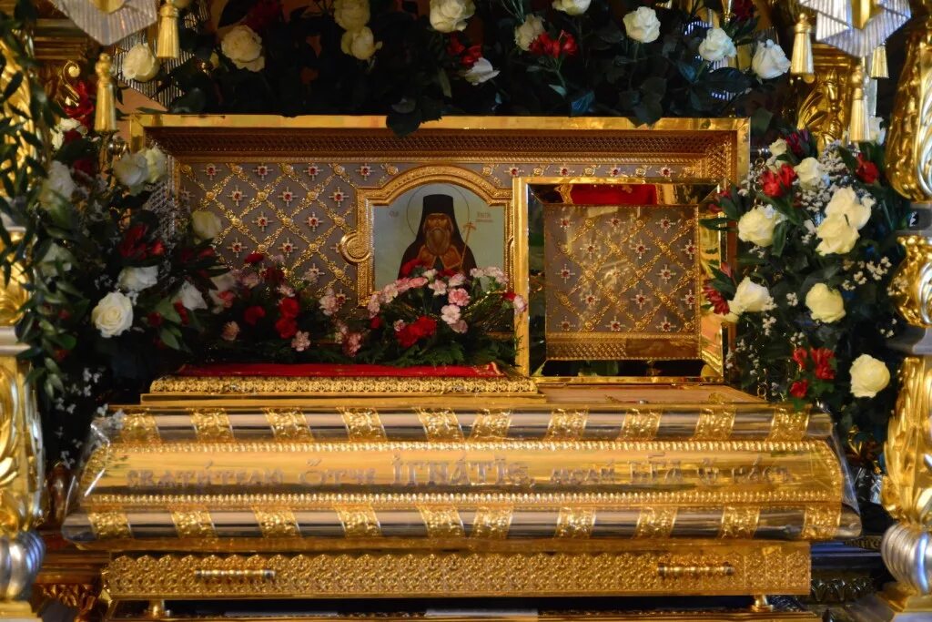 Толгский монастырь мощи игнатия брянчанинова. Толгский монастырь мощи святителя игнатия брянчанинова. Мощи святого игнатия брянчанинова. Толгский монастырь мощи святителя игнатия брянчанинова. Брянчанинов мощи.