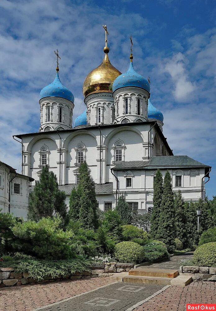 Спасо-преображенский собор в новоспасском монастыре. Спасо-преображенский усть-медведицкий монастырь 33 купола. Спасо-преображенский собор спасского монастыря в ярославле. Собор спасо-преображенского монастыря ярославль. Спасо-преображенский монастырь муром храм.