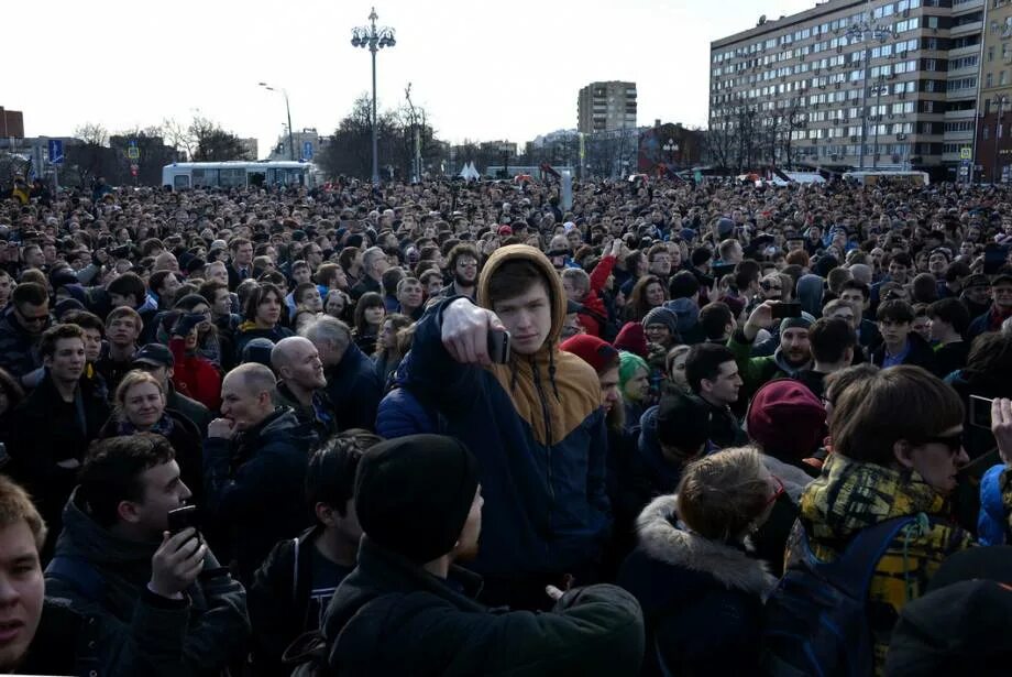 Не появляются новые жители. Не появляются новые жители. Не появляются новые жители. Прохожие люди. Каждый третий житель.