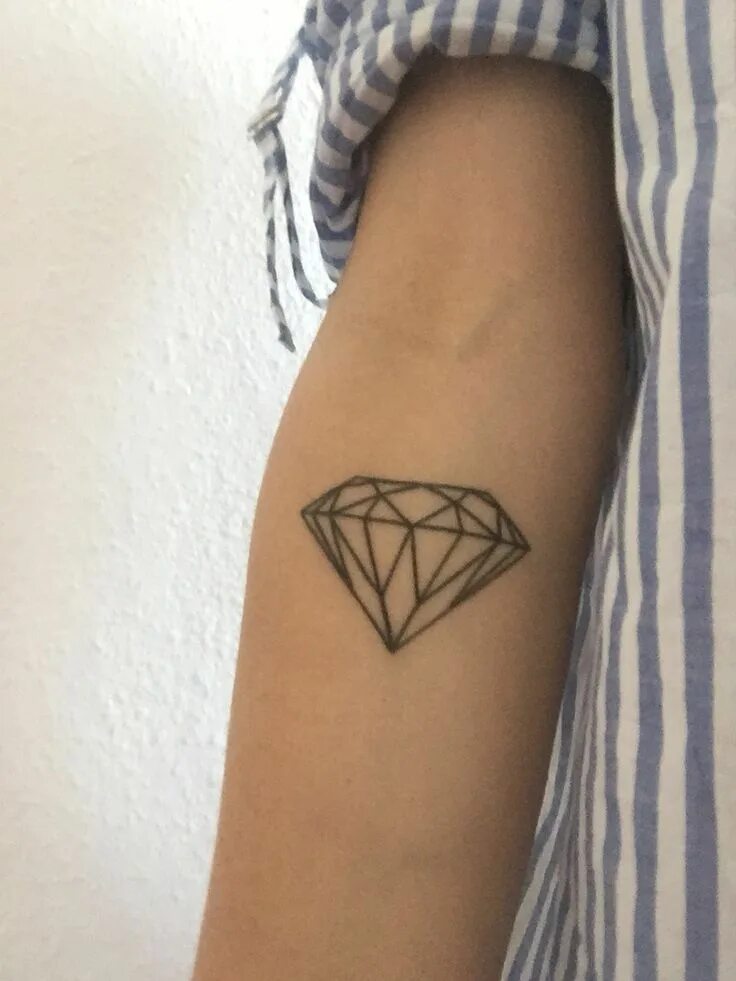 Diamond tattoo. Diamond tattoo. Diamond tattoo. Тату алмаз на руке. Diamond tattoo.