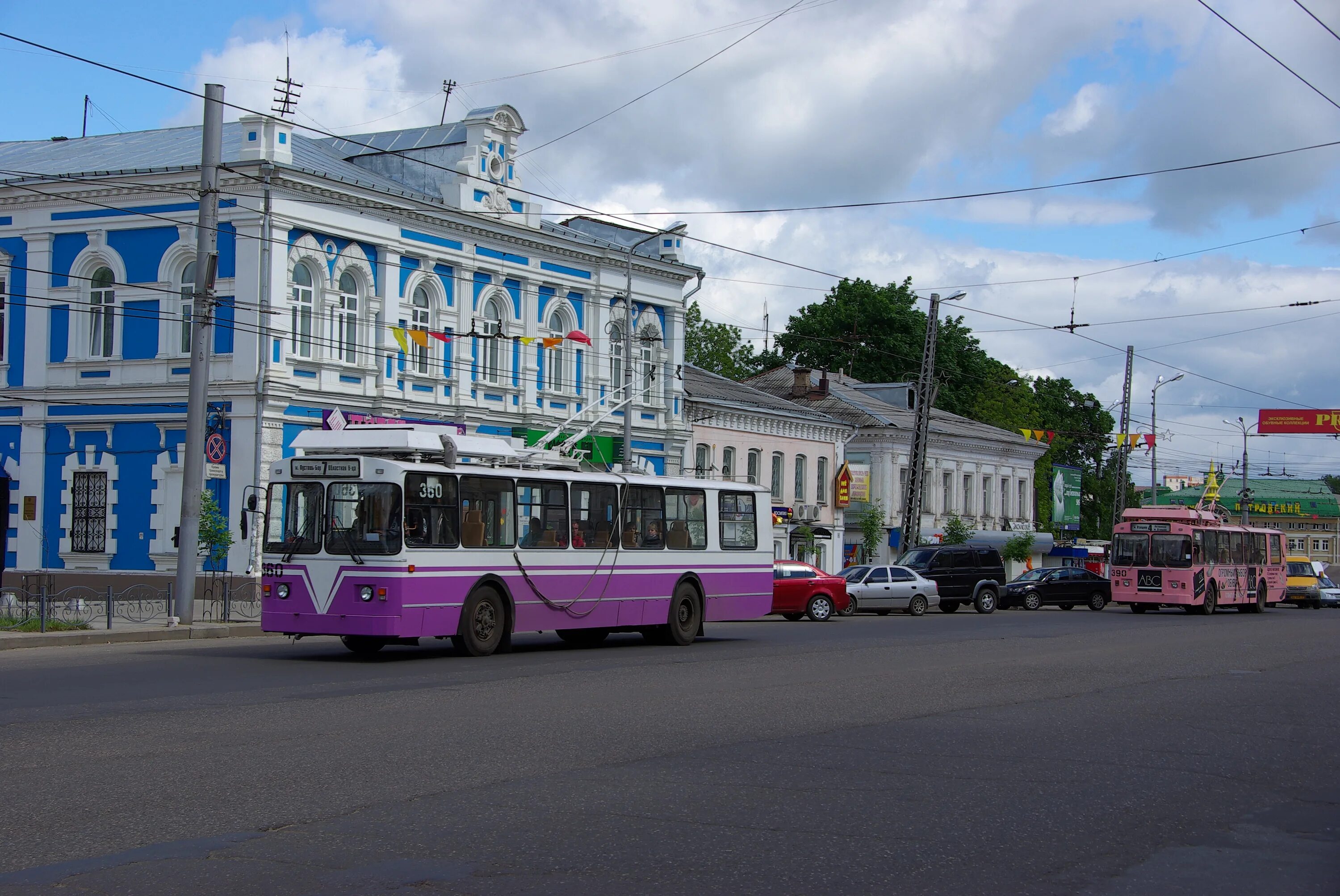 Установить город иваново. Иваново улицы города. Иваново Центральная улица. Главная улица города Иваново. Памятник ЗИУ 682 Иваново.