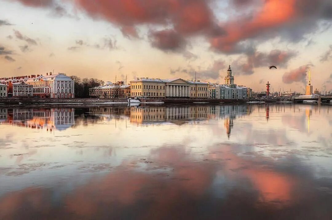 Рф г спб. Набережная реки Невы. Санкт-Петербург / St. Petersburg.