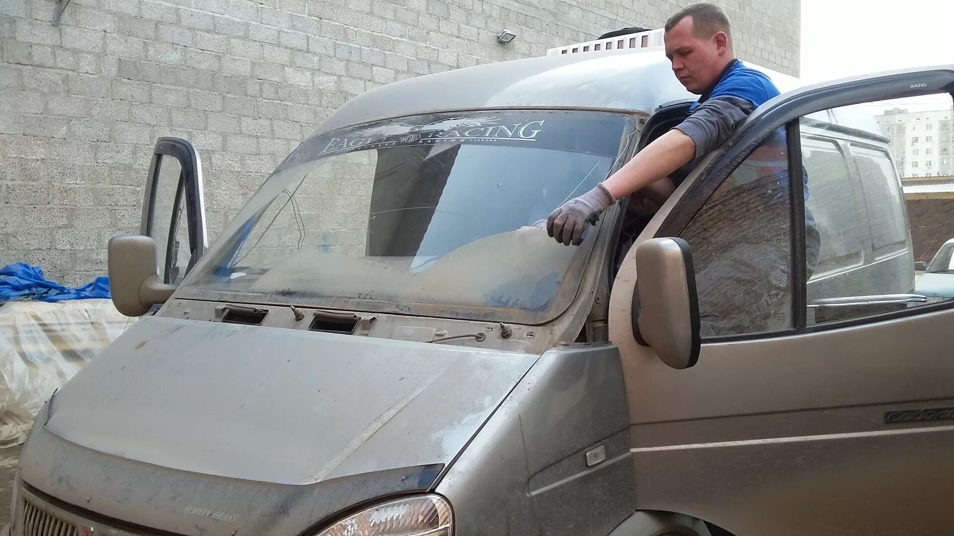 Установка лобовых стекол газель. Стекло лобовое соболь 2752. лобовые стекла на соболь. тонировка газель. менять лобовое стекло на газель.