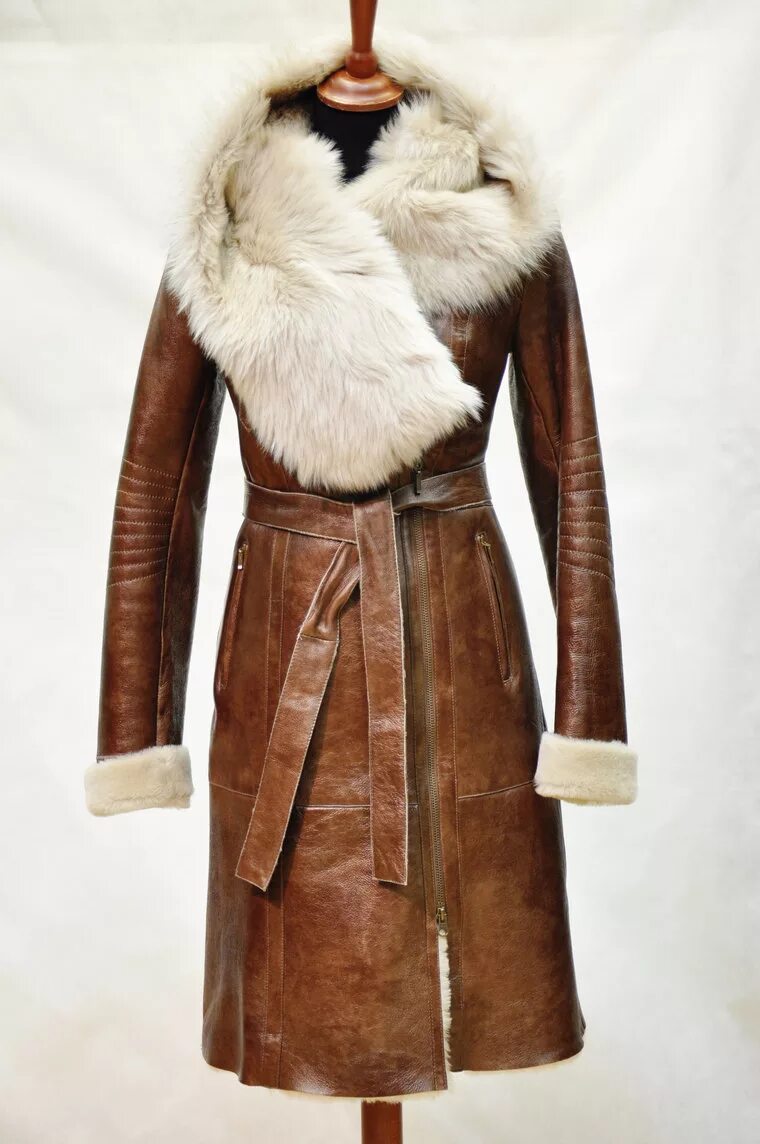 дубленка зимняя женская. комбинированные дубленки. дублёнка женская с капюшоном. дублёнка женская натуральная с капюшоном. дублёнки 2022 женские капитоль.