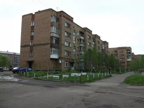 Инта. Школа 5 инта. Горького 5а. Инта белые ночи коми. Инта дом горького5а.