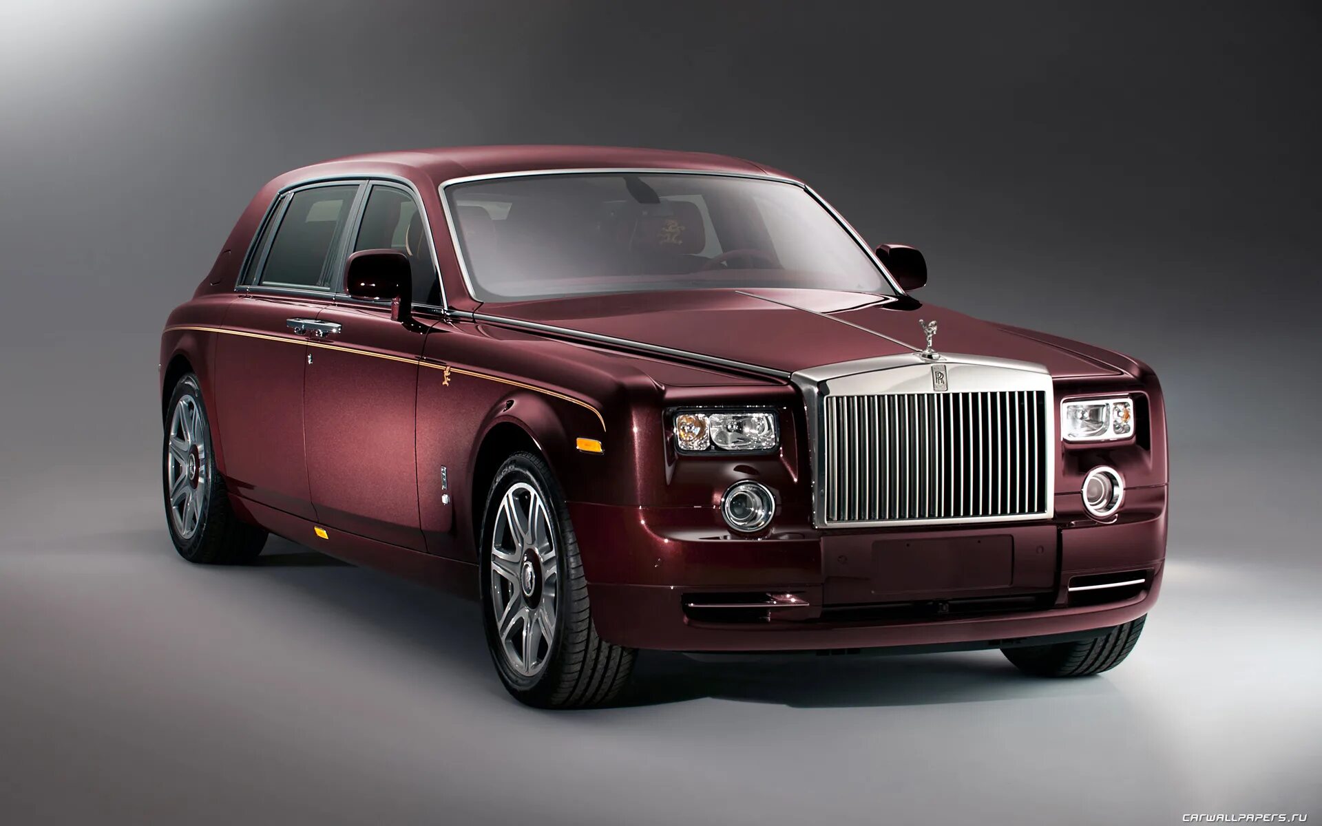 Автомобиль rolls royce