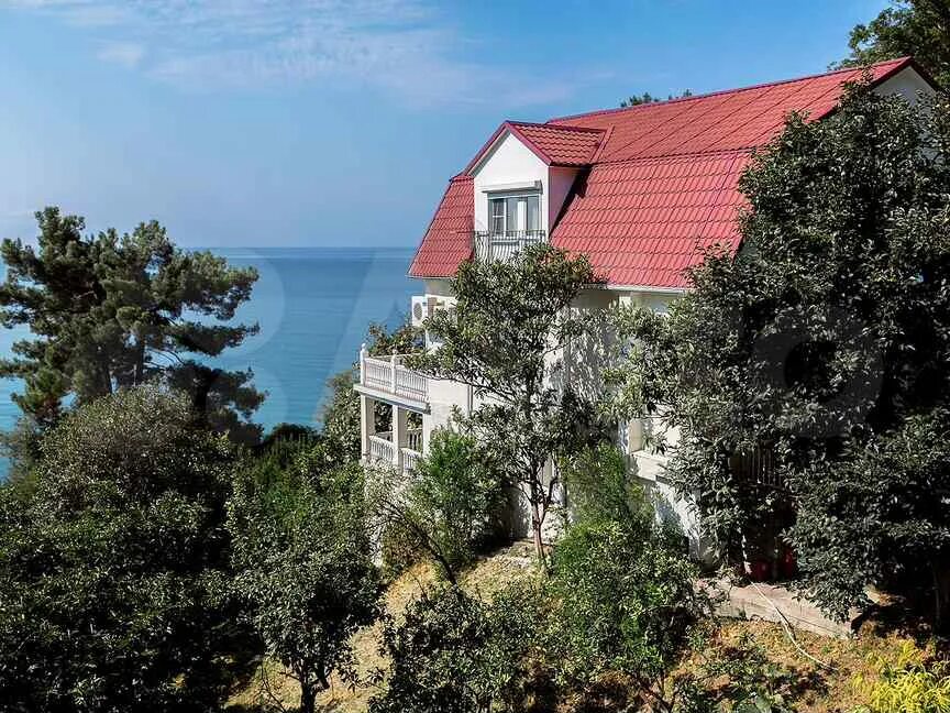 Купить жилье в абхазии. Абхазия домики на берегу моря. Дом в Абхазии. Элитная недвижимость в Абхазии. Дома в Абхазии маленький.