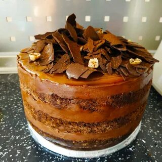 Торт с соленой карамелью