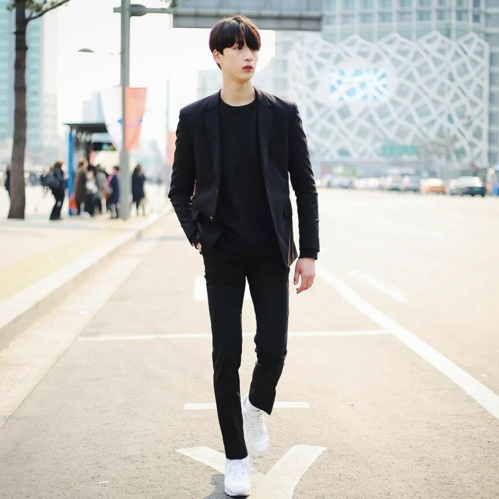 Корейский стиль мальчиков. Korean ulzzang boys в полный рост. стиль кореан бой. ulzzang boy в полный рост. стиль парней 2025 кореян.