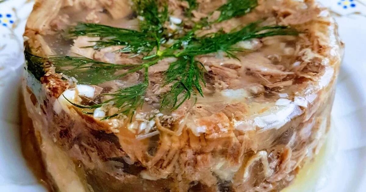рулет куриный зельц. студень смирнов холодец. холодец из говядины. заливное мясо. мясо заливное рубленое.