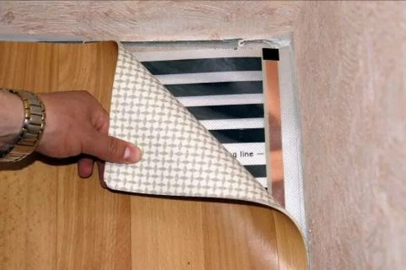 Линолеум для теплого пола. Инфракрасный теплый пол монтаж под линолеум. Инфракрасный тёплый пол под линолеум. Теплый пол под линолеум на линолеум. Инфракрасный пол под линолеум монтаж.