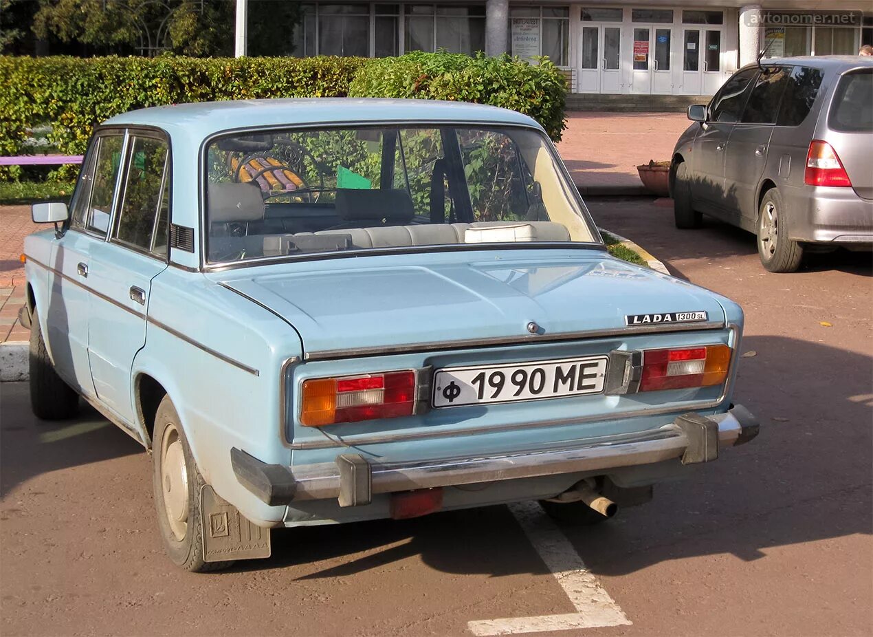 Номер тл. Старые советские автомобильные номера. Советские номера белые. Желтые советские автономера. Советские номера машин.