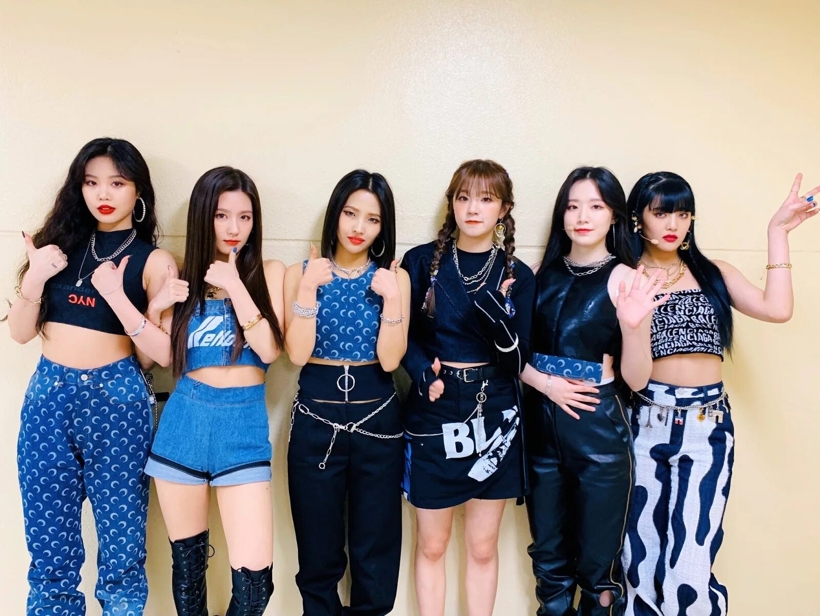 Seven k pop. K pop группа g idle. группа g idle участницы 2025. g i dle участницы 2025. популярные японские группы девушек.