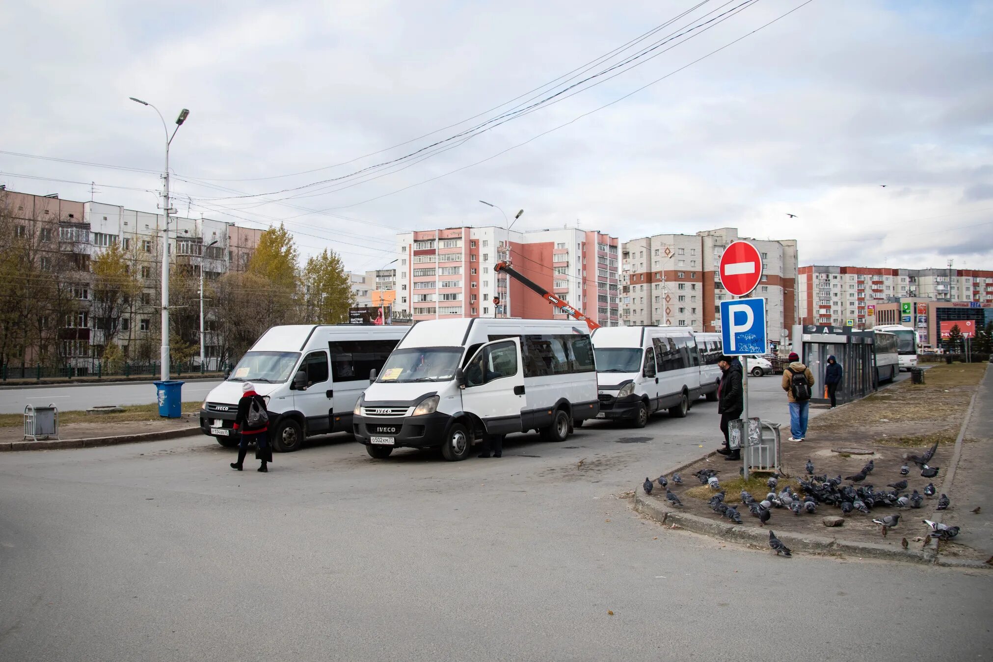 Общественный транспорт сургут новости. Автобус белый Яр- Солнечный. Остановка УБР Сургут. Горвоенкомат Сургут остановка. Белый Яр Сургутский район Бристоль.