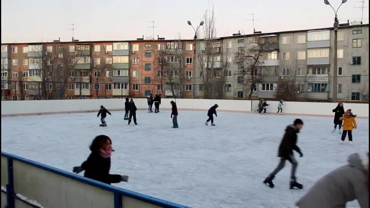 Каток 4 буквы. Камышин 4 микрорайон. 4 Мкр город Камышин. Каток Камышин. Каток 3 мкр Камышин.