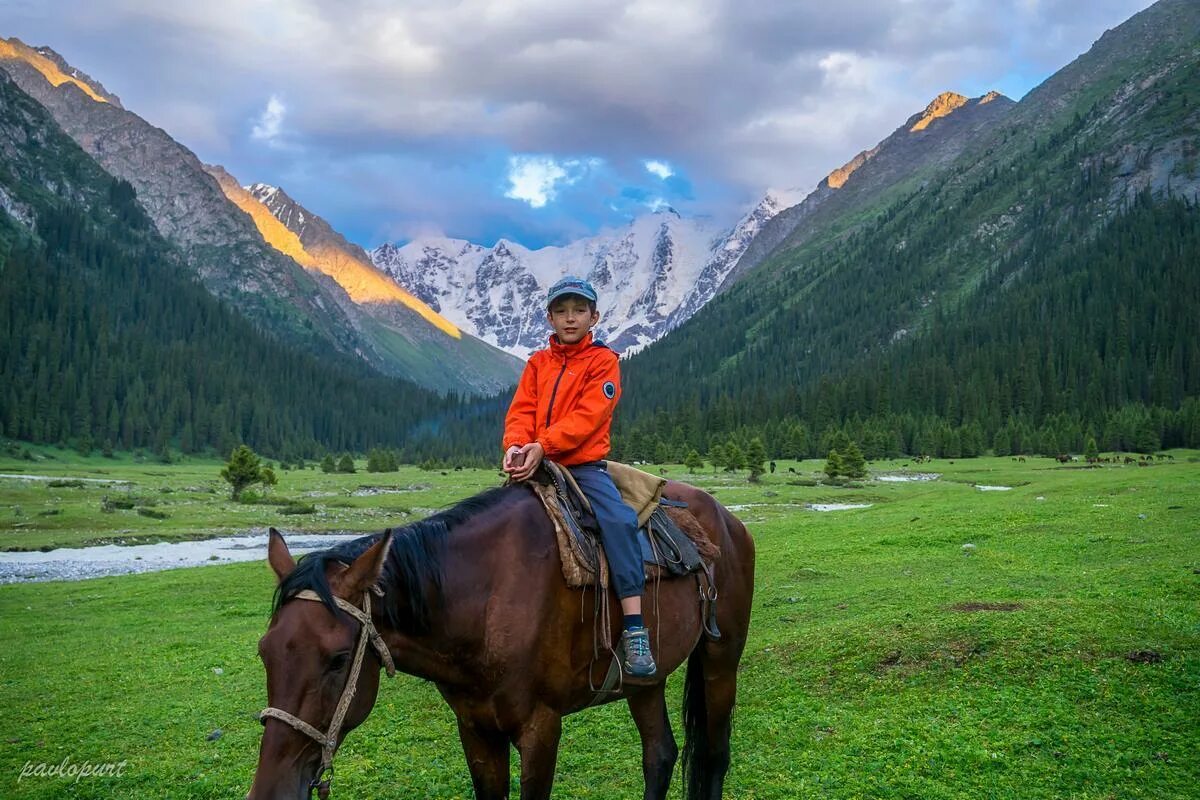 Тянь-Шань Киргизия поход. Иссык Куль туристы. Конные прогулки Иссык Куль. Конный Иссык Куль.