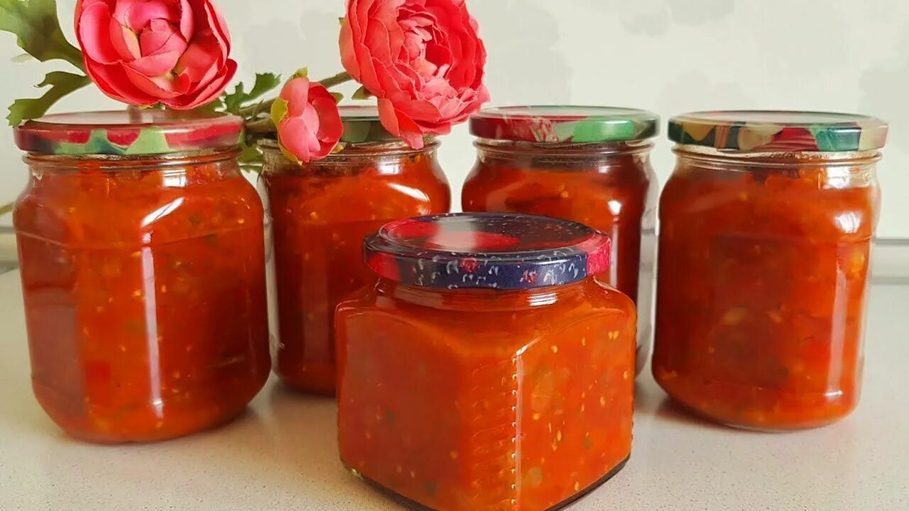 Закуски из томатов на зиму рецепты. Икра из помидор. закуска из помидор на зиму. икра из помидоров на зиму. кетчуп из помидоров на зиму пальчики оближешь.
