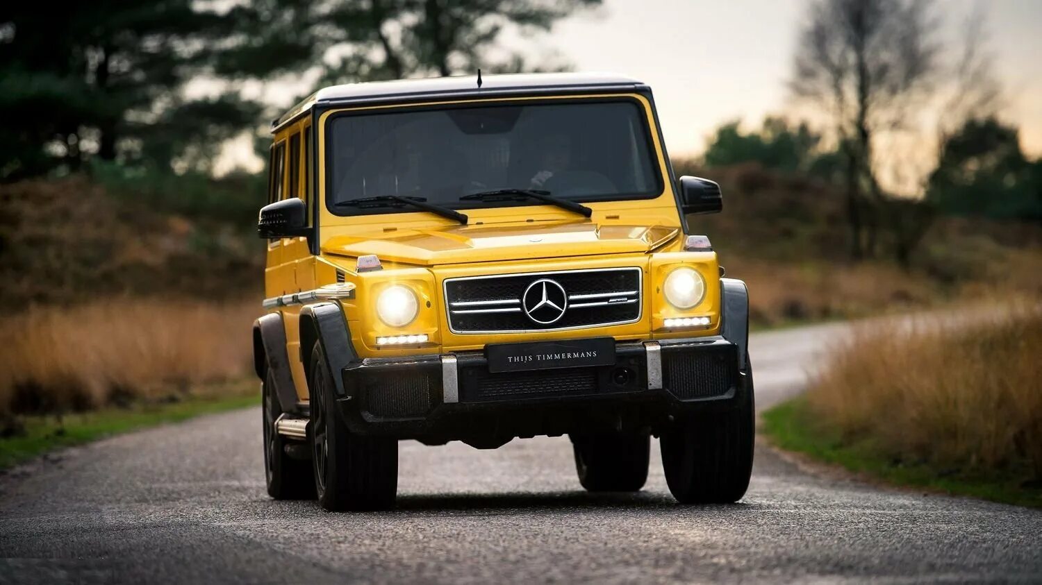 Мальчика гелик. Mercedes Benz g63 AMG. Мерседес Бенц g63 оранжевый. Mercedes g63 AMG Gold. Мерседес-Бенц Гелендваген жёлтый.