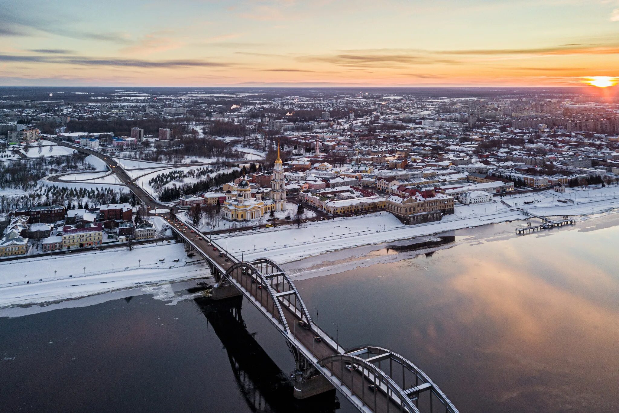 Рыбинская нижний новгород. Рыбинск мост. Ярославль Рыбинский мост. Рыбинский мост через Волгу. Волга мост Ярославль.